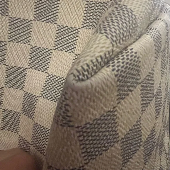 Louis Vuitton Lena MM Demier Azur - Picture 13 of 16